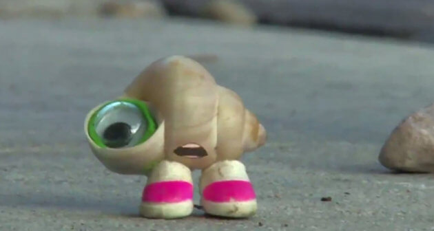 Marcel the Shell with Shoes On